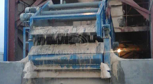 污泥振動脫水篩高效污泥固液分離的核心設(shè)備